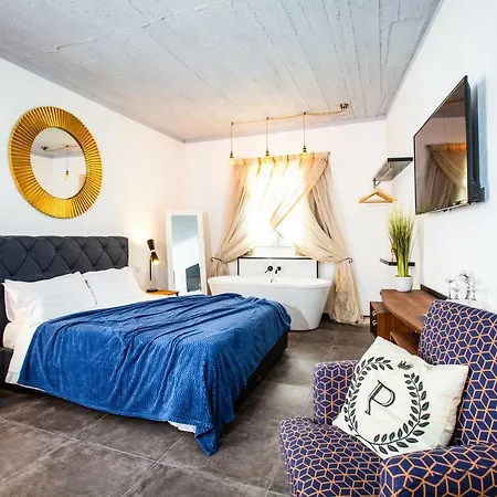 Pjazza Boutique By Cx Collection Guest house