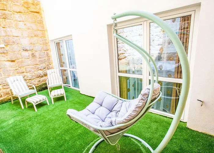 Pjazza Boutique By Cx Collection Siggiewi