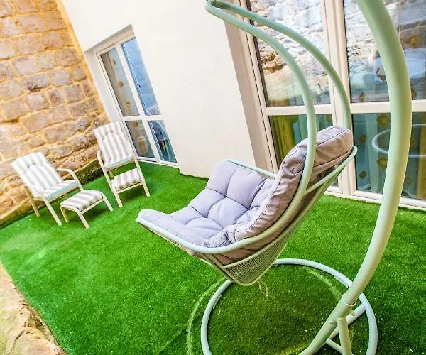 Pjazza Boutique By Cx Collection Siggiewi